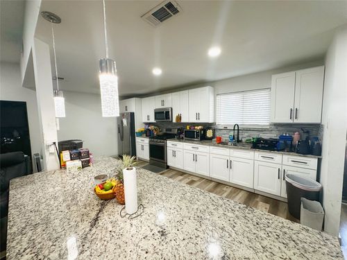 10138 Aspen St, Austin, TX, 78758-5102 | Card Image