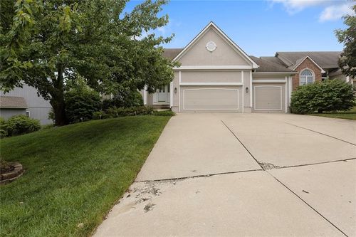 2617 Sw 10th St, Lee's Summit, MO, 64081-3773 | Card Image