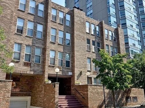 apt-303-744 W Gordon Ter, Chicago, IL, 60613-2239 | Card Image