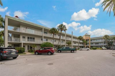 27 - 2071 Australia Way W, Condo with 2 bedrooms, 2 bathrooms and null parking in Clearwater FL | Image 1