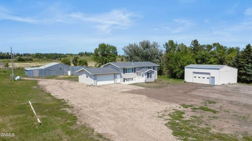 8600 97th Ave Ne, Bismarck, ND, 58503-6629 | Card Image