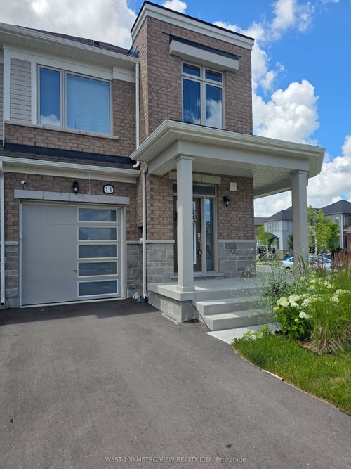 11 Edminston Dr, Fergus, ON, N1M0J3 | Card Image