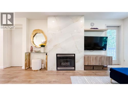 6833 Village Green, Burnaby, BC, V5E4M1 | Card Image