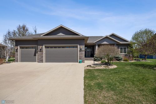 6048 27th St S, Fargo, ND, 58104-7136 | Card Image