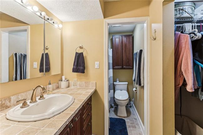 Bathroom | Image 11