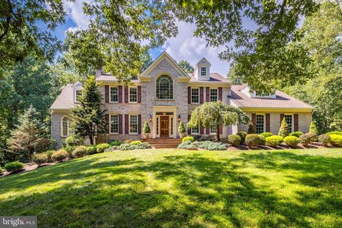 5501 W Ridge View Dr, Fairfax, VA, 22030-4621 | Card Image