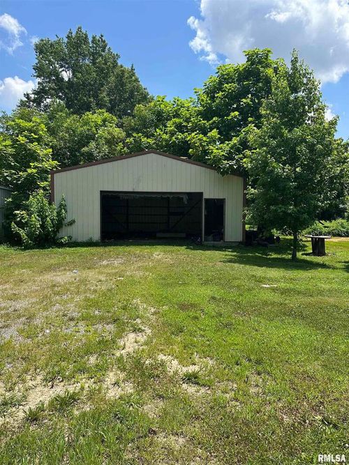 303 N Otis St, Marion, IL, 62959-3944 | Card Image