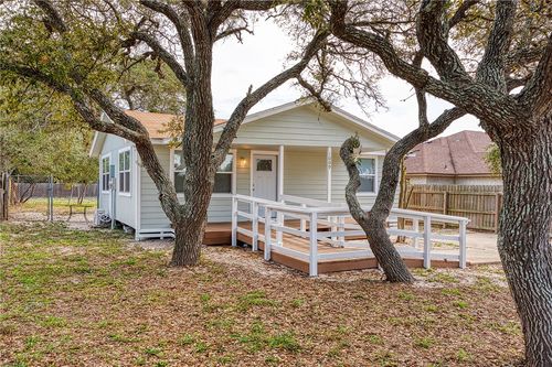 1009 Saunders St, Aransas Pass, TX, 78336 | Card Image