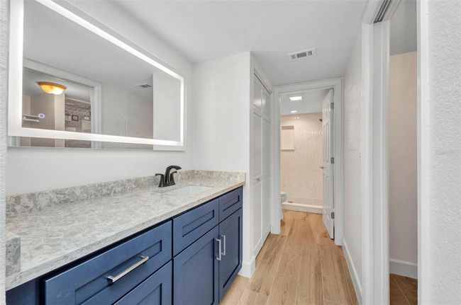 Primary Bathroom | Image 16