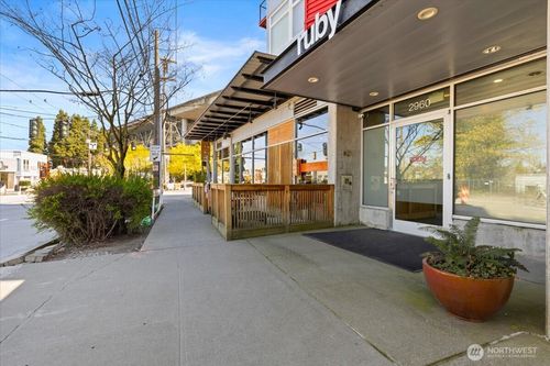 111-2960 Eastlake Ave E, Seattle, WA, 98102-2002 | Card Image