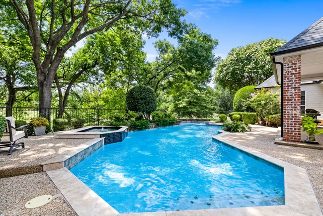 5613 Shady Elm Cir, House other with 4 bedrooms, 4 bathrooms and null parking in Plano TX | Image 34