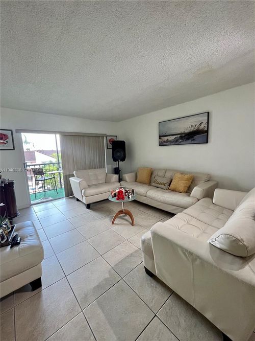 apt-308-8005 Lake Dr, Doral, FL, 33166-4647 | Card Image