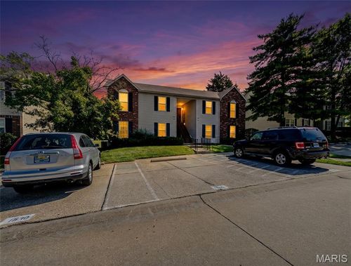 d-1524 Surrey Lane, St Charles, MO, 63304 | Card Image