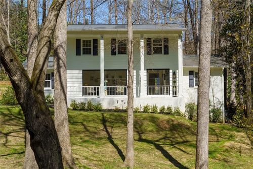 204 Devonwood Dr, Sandy Springs, GA, 30328-1909 | Card Image
