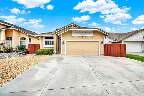 2775 Parkview Ter, Fairfield, CA, 94534-1074 | Card Image