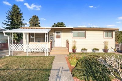 2408 N Rebecca St, Home with 3 bedrooms, 2 bathrooms and null parking in Spokane WA | Image 2