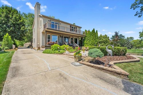 22558 E River Rd, Grosse Ile, MI, 48138-1358 | Card Image