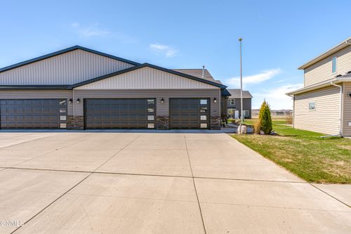 3805 Gale Circle Se, Mandan, ND, 58554 | Card Image