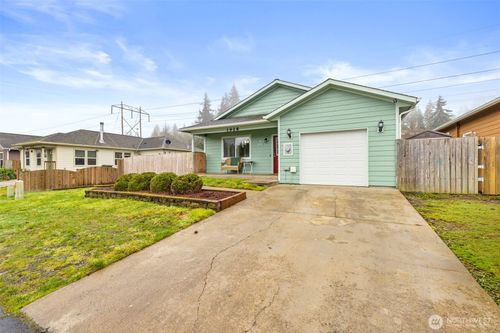 1928 Village Cir, Port Angeles, WA, 98362-4988 | Card Image
