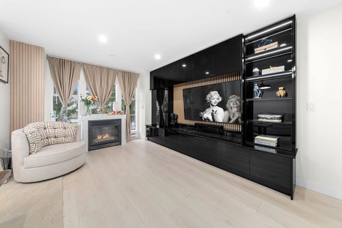 19-12188 Harris Rd, Pitt Meadows, BC, V3Y2N3 | Card Image