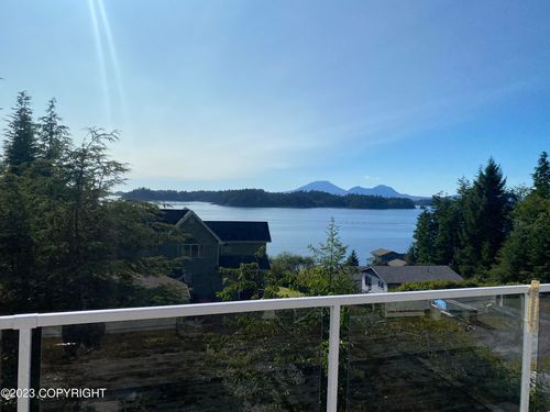 104 Sharon Dr, Sitka, AK, 99835-9500 | Card Image