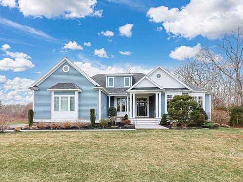 105 Palmer River Rd, Swansea, MA, 02777-3359 | Card Image