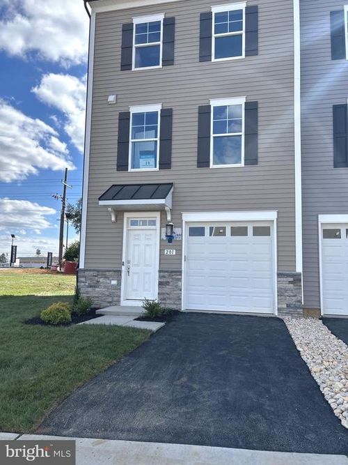 201 Monteith Dr, WINCHESTER, VA, 22601-6807 | Card Image