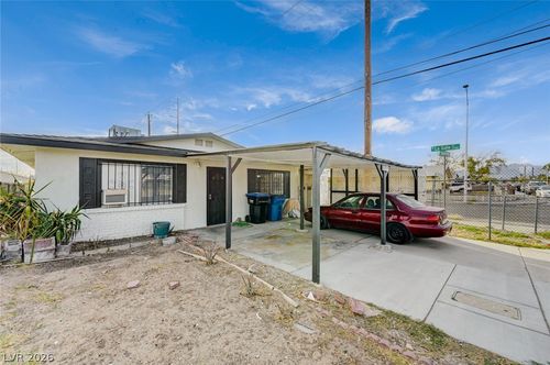 893 W Bartlett Ave, Las Vegas, NV, 89106-2215 | Card Image