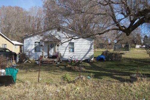 1747 Hope Street, Klamath Falls, OR, 97603 | Card Image