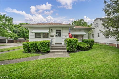 11362 Blossom Avenue, Parma Heights, OH, 44130 | Card Image