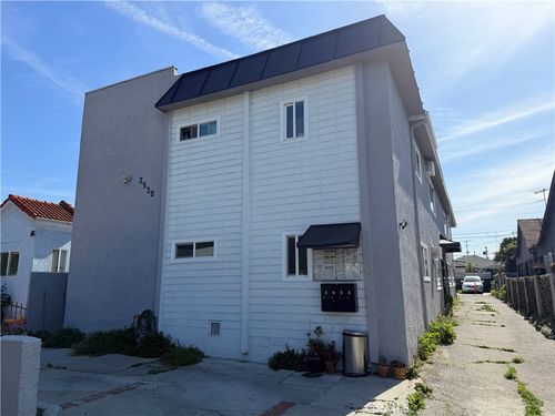 2530 Carmona, Los Angeles, CA, 90016 | Card Image