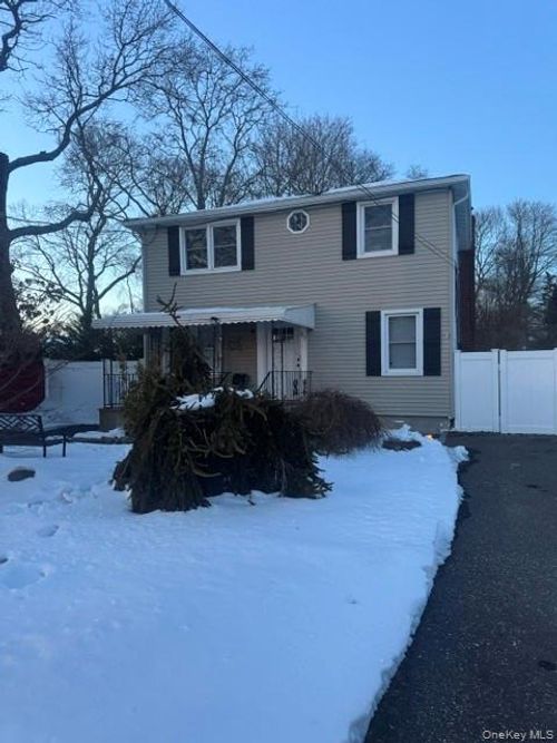 67 Saint George Dr, Shirley, NY, 11967-4313 | Card Image