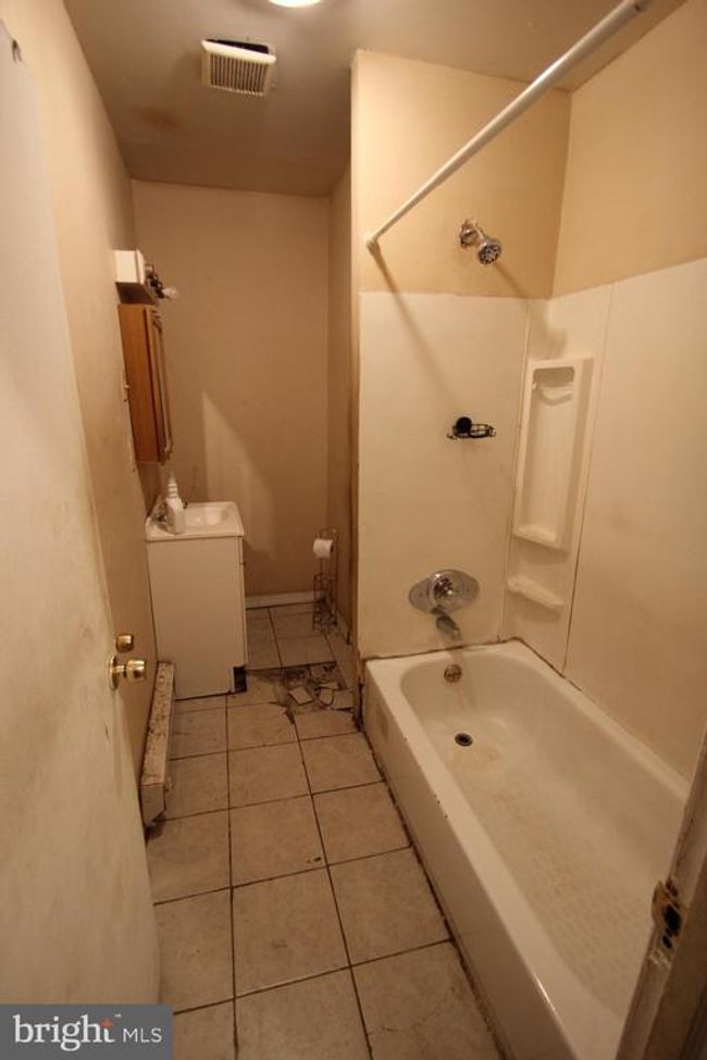 1146 S Ruby St, Townhouse with 3 bedrooms, 1 bathrooms and null parking in PHILADELPHIA PA | Image 9