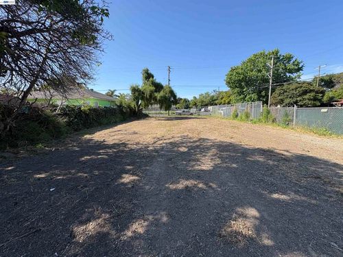 1 st Ne 1 Street, Richmond, CA, 94801 | Card Image