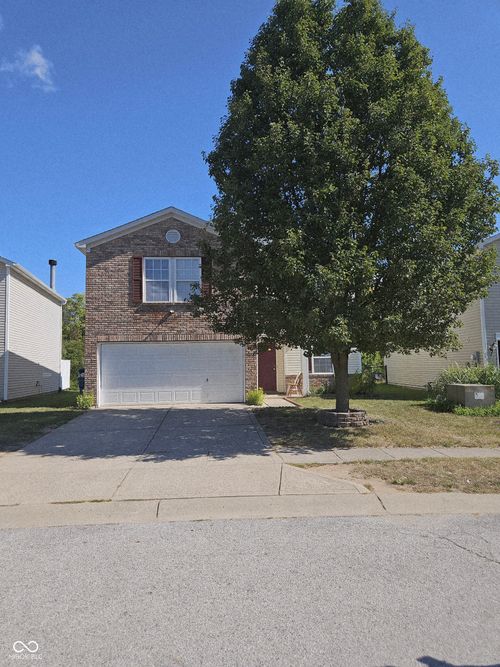 2824 Earlswood Ln, Indianapolis, IN, 46217-9337 | Card Image