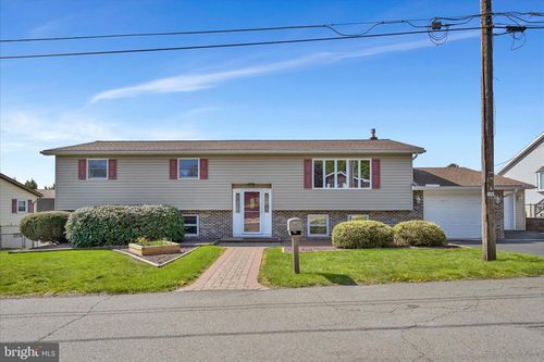 240 Arizona Ave, SHENANDOAH, PA, 17976-1206 | Card Image