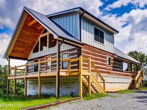 630 Douglas Ridge Dr, Dandridge, TN, 37725-1804 | Card Image