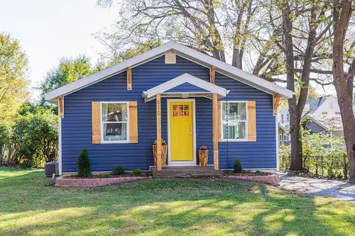 610 E Cozy St, Springfield, MO, 65807-1622 | Card Image