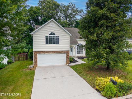 929 Station View Rd, Knoxville, TN, 37919-2035 | Card Image
