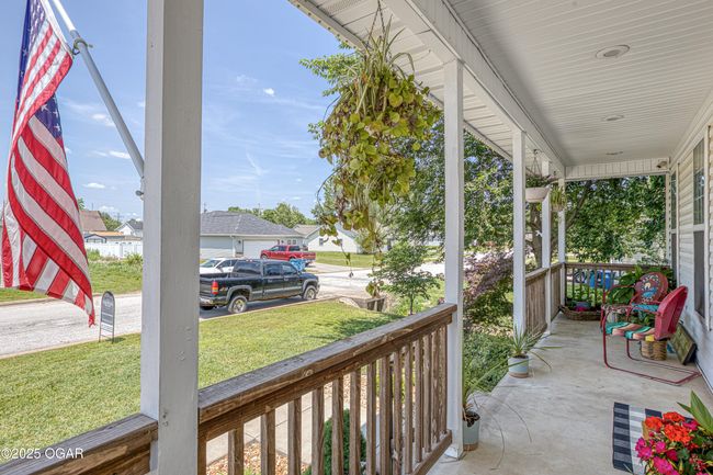 408 Walton St, House other with 5 bedrooms, 4 bathrooms and null parking in Carl Junction MO | Image 4