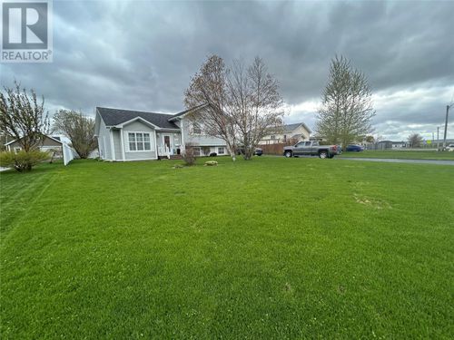 26 Finn Ave, Grand Falls Windsor, NL, A2A2M8 | Card Image