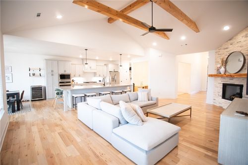 1111 Red Maple St, Centerton, AR, 72719-6061 | Card Image