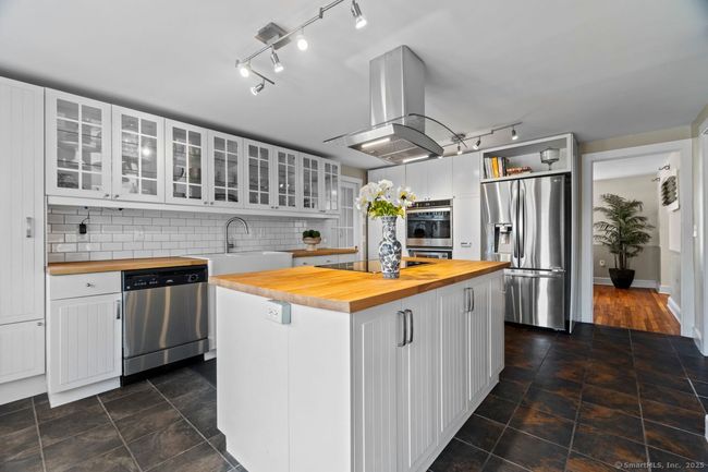 57 Lynde St, House other with 3 bedrooms, 2 bathrooms and null parking in Old Saybrook CT | Image 11