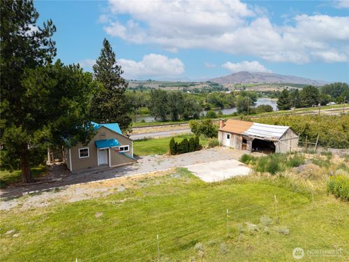 31952 A Highway 97, Tonasket, WA, 98855 | Card Image