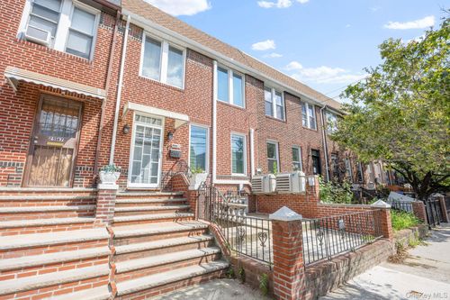 2569 46th St, Astoria, NY, 11103-1106 | Card Image