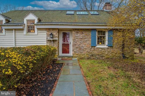 565 Upper Pike Creek Rd, Newark, DE, 19711-4338 | Card Image