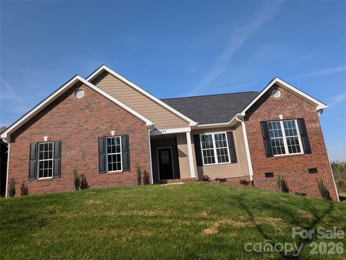1107 Mayfield Cir Nw, Conover, NC, 28613-9368 | Card Image
