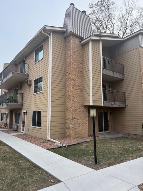 11-2020 Ridge Dr, Saint Louis Park, MN, 55416-5603 | Card Image