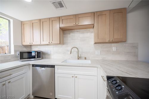 c-208 N Bruce St, Las Vegas, NV, 89101-8303 | Card Image