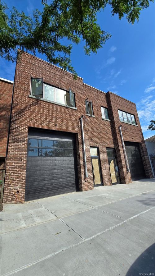 18-28 Steinway St, Astoria, NY, 11105-1011 | Card Image
